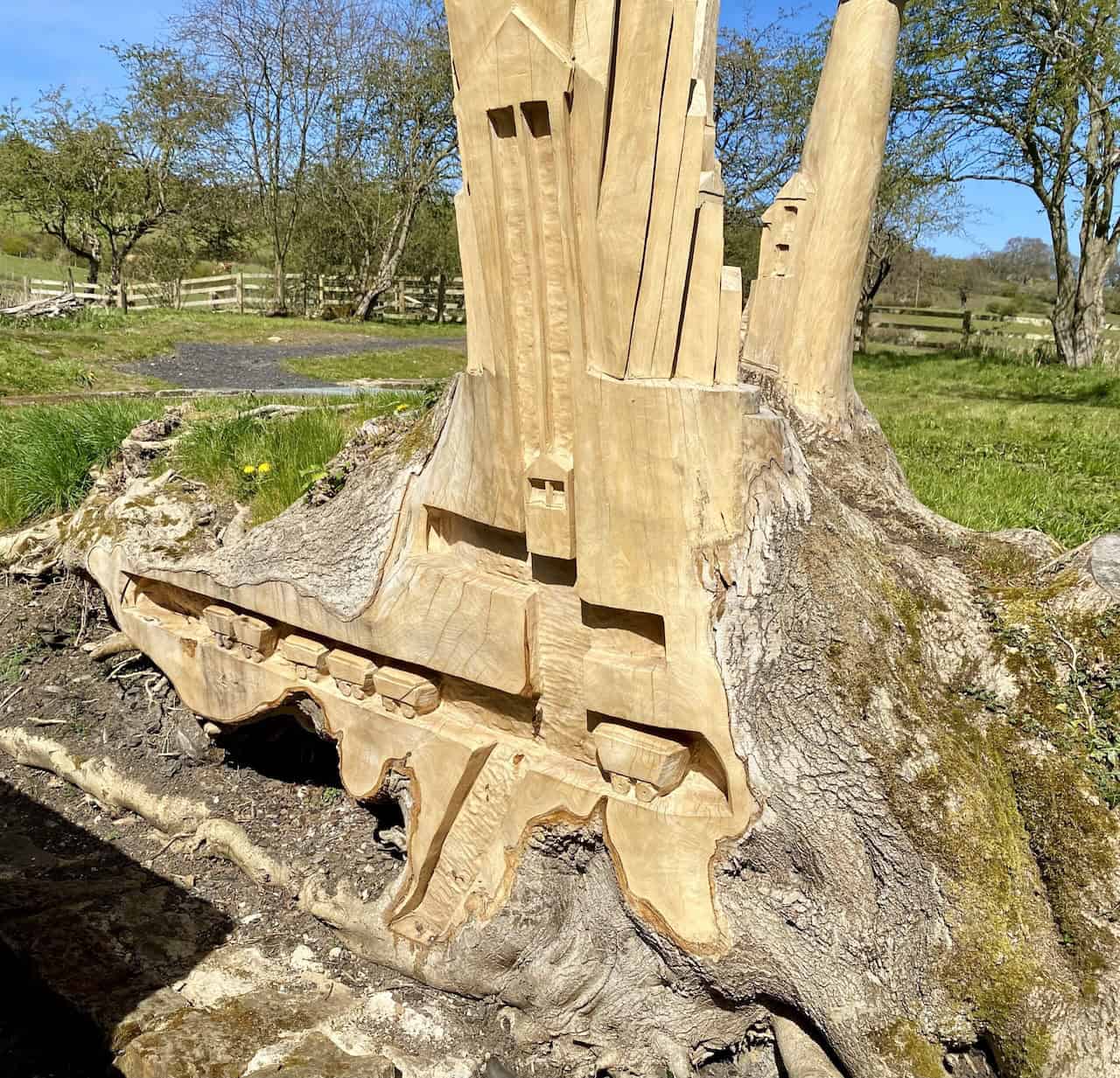 Amazing wood carvings at the site of the Esk Valley ironstone mine can be found along the Goathland to Grosmont Rail Trail.