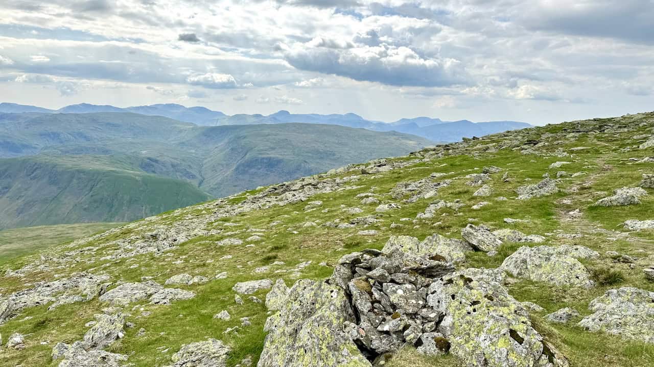 The view south-east from Dollywaggon Pike’s summit, standing at 858 metres (2815 feet), is awe-inspiring and expansive.