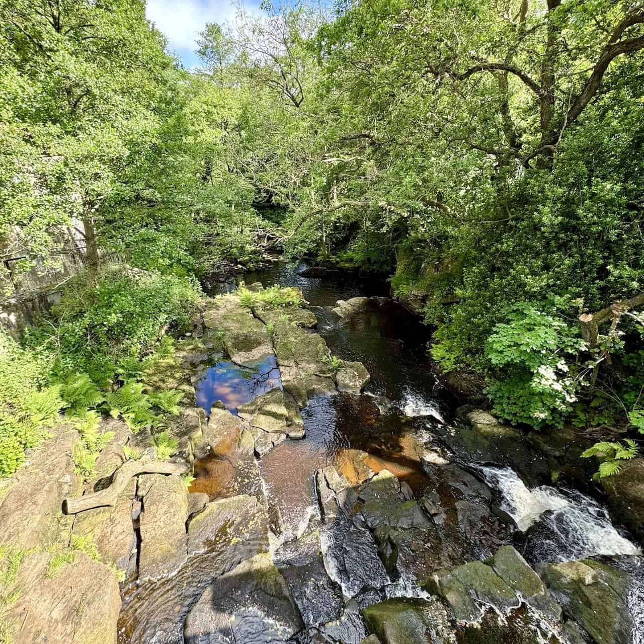 Eller Beck flowing beneath the bridge near Goathland Railway Station. Its source is on Allerston High Moor near RAF Fylingdales, about 4 miles (6.4 kilometres) to the south-east.
