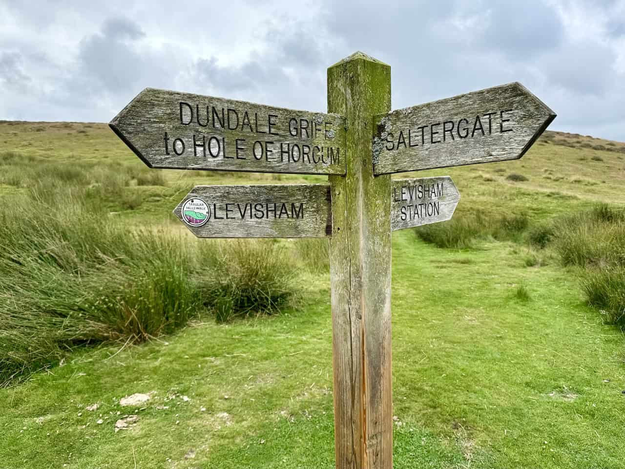 Crossroads at Dundale Rigg after about two and a half miles on the Tabular Hills Walk with five directional options.
