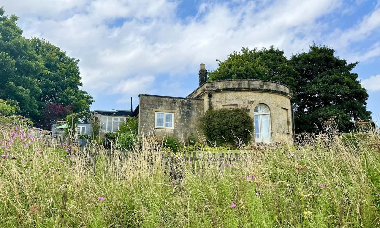 The path continuing across the top of Jinny York Bank, passing Griff Lodge once more.
